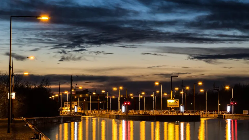 Kanal in Herne am Abend