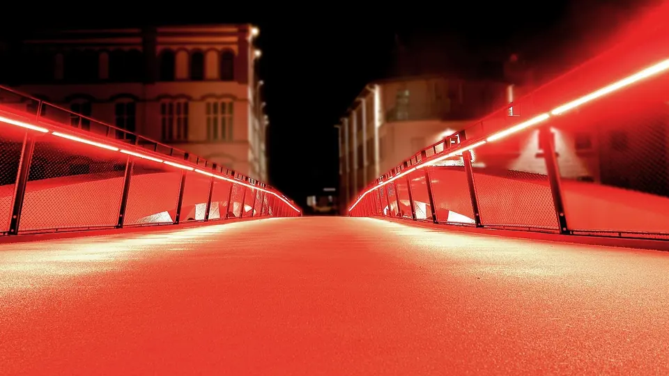 Beleuchtete Brücke in Lüdenscheid